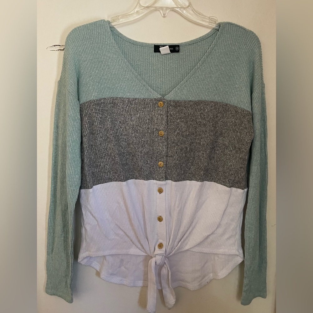 Womes long sleeve sweater shirt